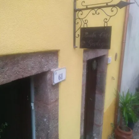 Piccola Casa Di Sardegna *